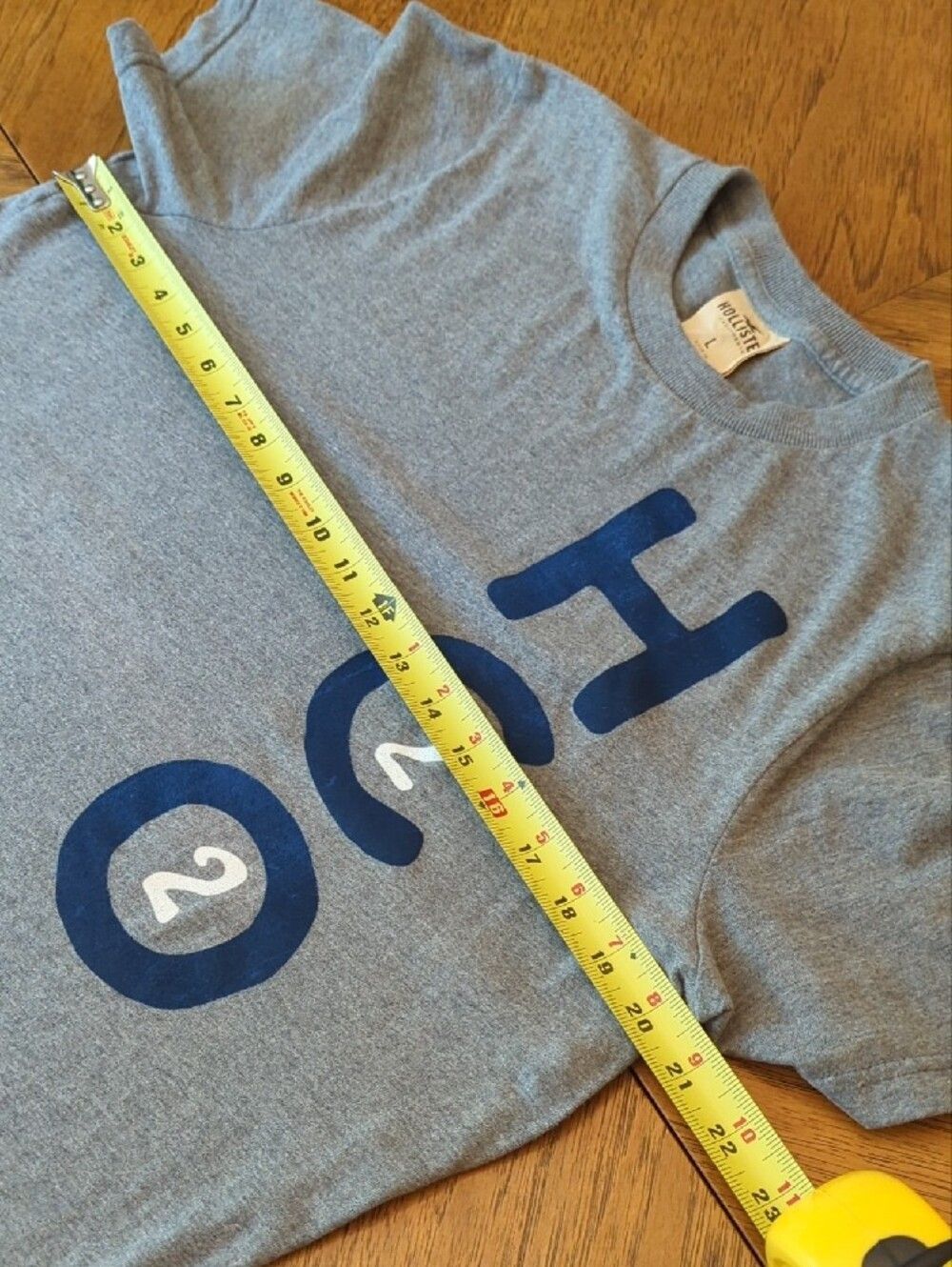 Hollister Heather Gray Graphic  Size Large - Picture 3 of 6